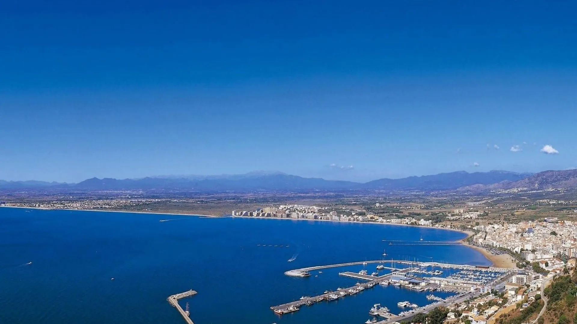 Apartment Private Villa In Roses With Pool Spain